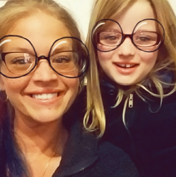 Meet your Posher, Leda - Picture 2 of 3